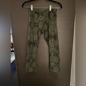 Cropped Lululemon leggings
